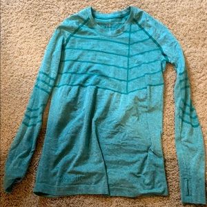 Oiselle long sleeve shirt